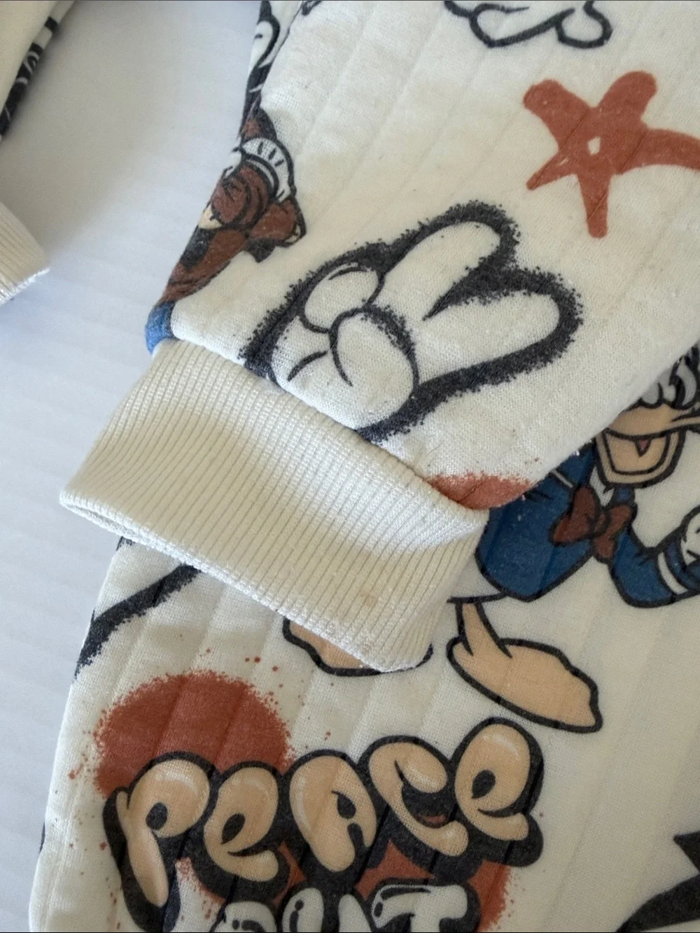 Cream Mickey & friends Graphic Kids Matching Set